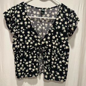 Wild fable black and floral tie front fly away top